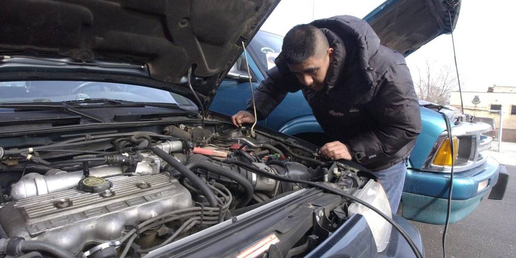 réparer leur voiture